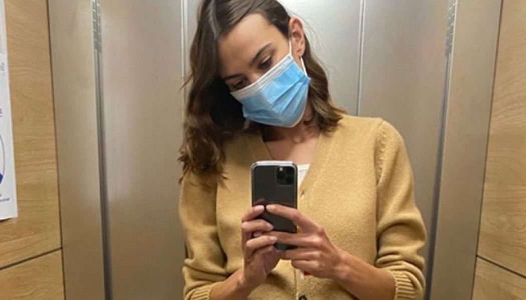 Alexa Chung Just Wore the Perfect Autumn Outfit Formula