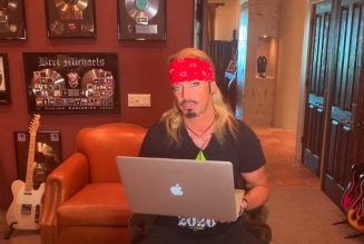 BRET MICHAELS Discusses STEVIE NICKS Relationship While Reading From ‘Auto-Scrap-Ography’ Book (Video)