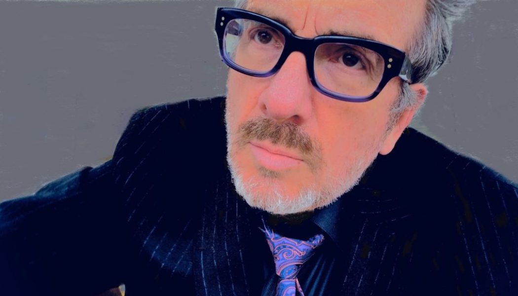 Elvis Costello Shares New Jazzy Cut ‘Hey Clockface’/’How Can You Face Me Now?’