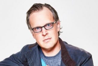 JOE BONAMASSA On Pandemic Response: ‘You Can’t Let Just Everything Go Out Of Business’