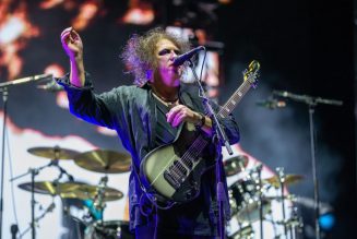 Robert Smith Describes New Cure Song As ’10 Minutes of Intense Doom and Gloom’