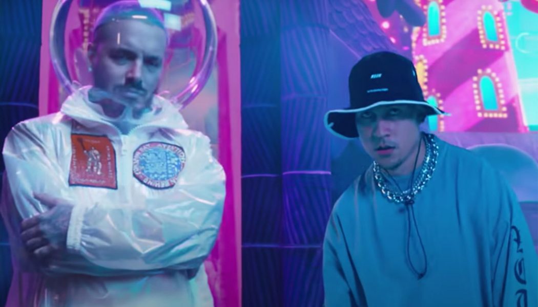 Tainy & J Balvin Top Latin Airplay Chart With ‘Agua’: ‘We Have That Chemistry’