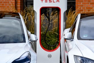 Tesla promises cars that connect to the grid, even if Elon Musk doesn’t really want them to