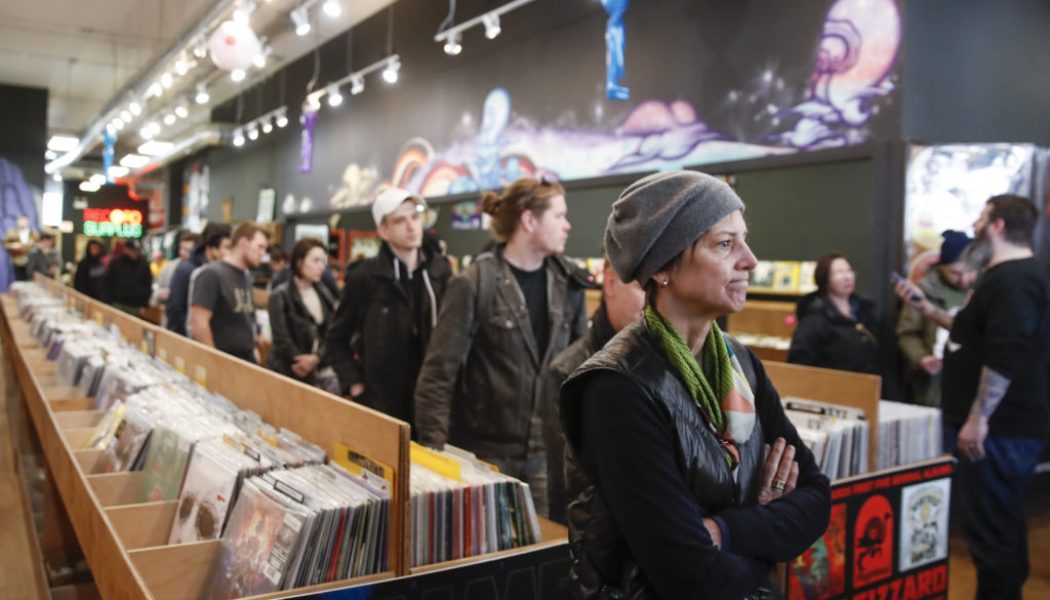 Vinyl Outsells CDs for the First Time Since the Mid-’80s