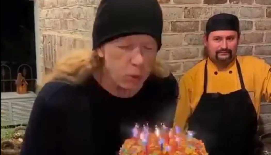 Watch MEGADETH’s DAVE MUSTAINE Blow Out Candles For 59th Birthday