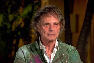 DAVID LEE ROTH Talks To ‘CBS Sunday Morning’ About Japanese Art Of Ink Painting (Video)