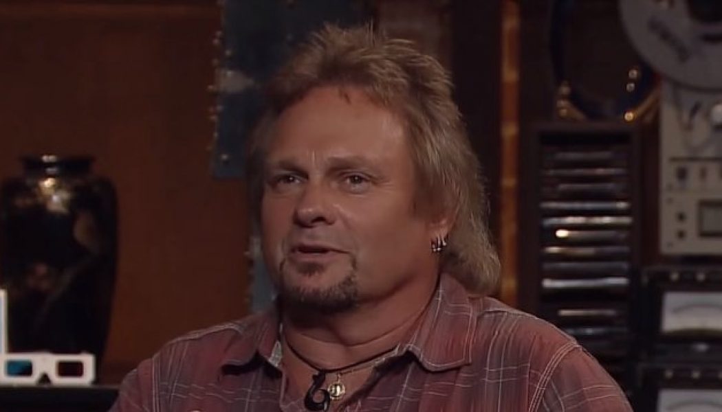 Ex-VAN HALEN Bassist MICHAEL ANTHONY Is ‘Heartbroken’ Over EDDIE VAN HALEN’s Death