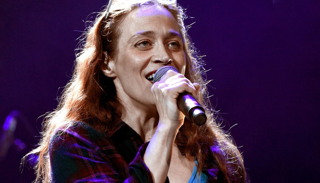 Fiona Apple Performs ‘Fetch the Bolt Cutters’ Songs at 2020 New Yorker Festival: Watch