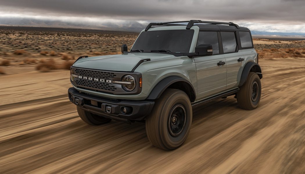 Ford Bronco Buyers Wanting a Painted Hardtop Must Wait, Like, a While