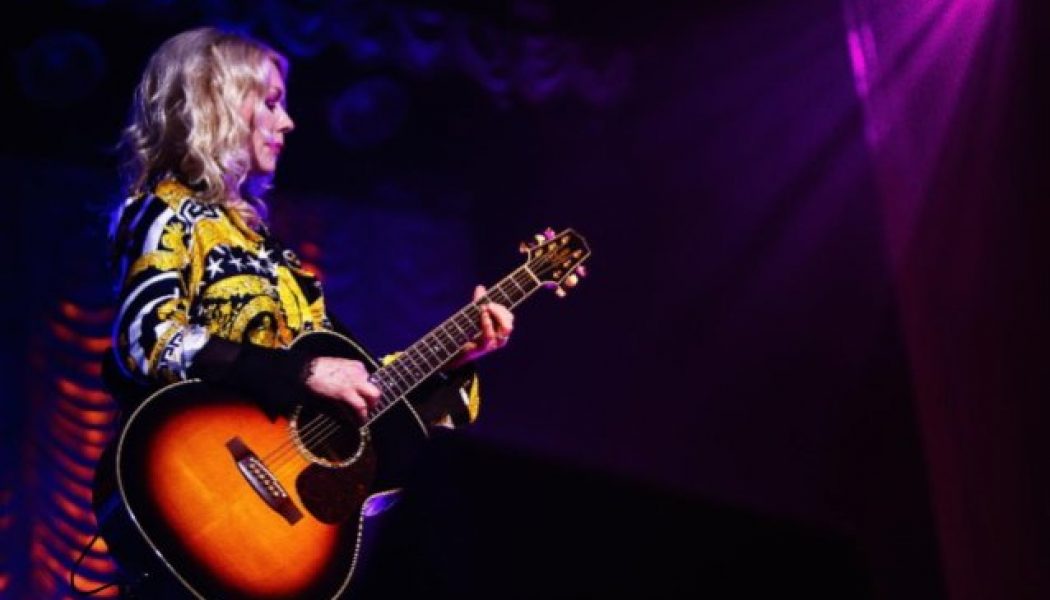 HEART’s NANCY WILSON To Release First Solo Album