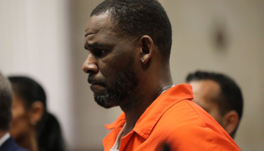 I Can’t Fight Baby: Guards Didn’t Help R. Kelly While He Caught Jail Fade, Allegedly