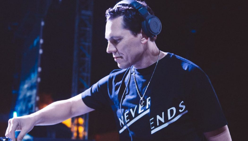 Jubël Taps Tiësto for Vibrant Remix of “Dancing In The Moonlight”