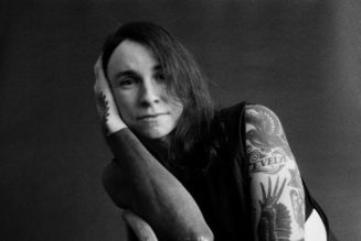 LAURA JANE GRACE Releases Debut Solo Album ‘Stay Alive’