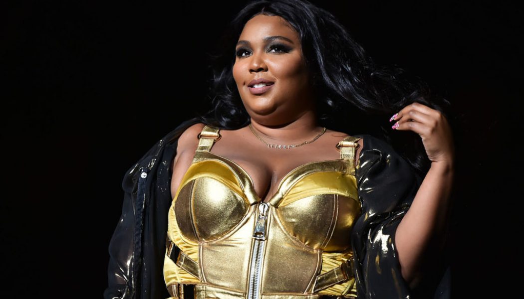 Lizzo Performs Seductive ‘Brown Sugar’ Dance at Rihanna’s Savage x Fenty Show