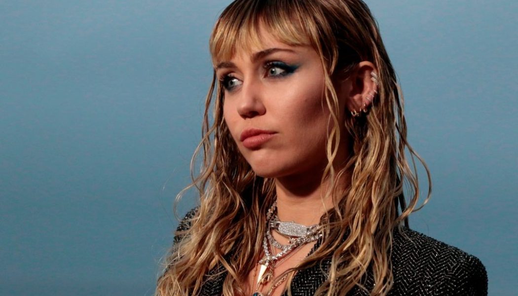 Miley Cyrus Announces New Album Plastic Hearts