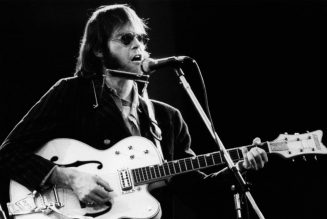 Neil Young Shares Original Version of ‘Wonderin,’ Announces After the Gold Rush 50th-Anniversary Set