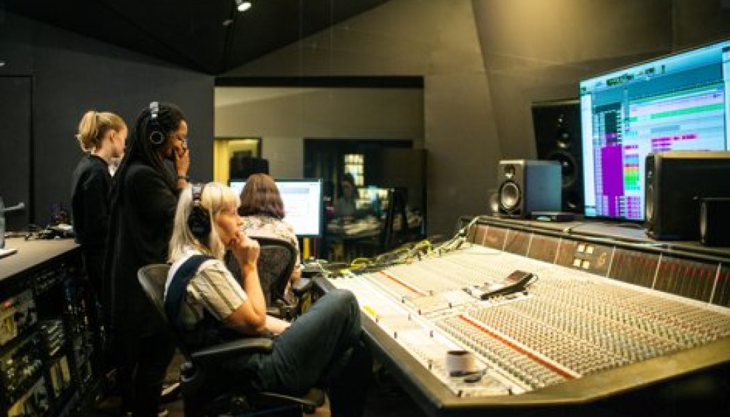 Pathwaves Music Production Camp for Women and Nonbinary Artists Slated for November