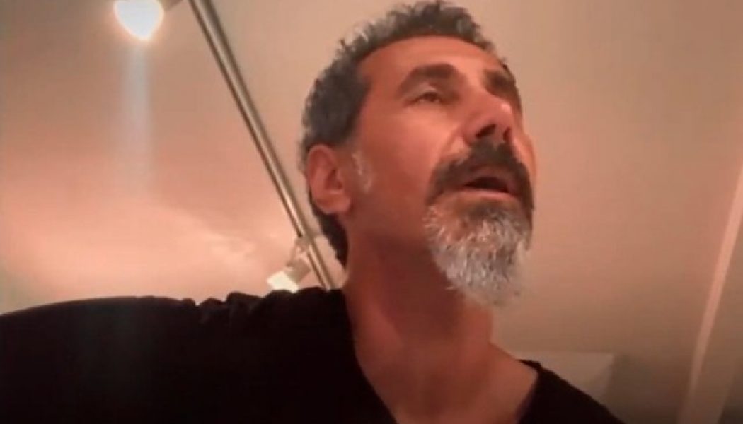 SYSTEM OF A DOWN’s SERJ TANKIAN Performs At ‘Rock For Artsakh: A Concert for Peace’ (Video)