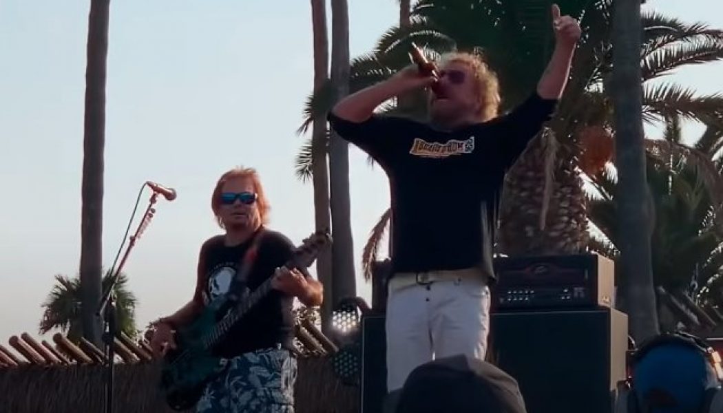 Watch SAMMY HAGAR And MICHAEL ANTHONY Perform ‘Right Now’ As Tribute To EDDIE VAN HALEN