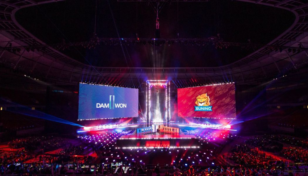 Watch the AR concert that opened up the 2020 League of Legends World Championship