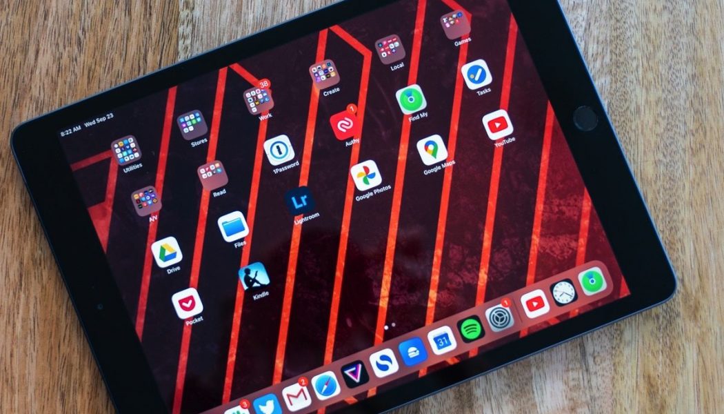 Apple’s 10.2-inch iPad is up to $70 off in Best Buy’s Black Friday sale