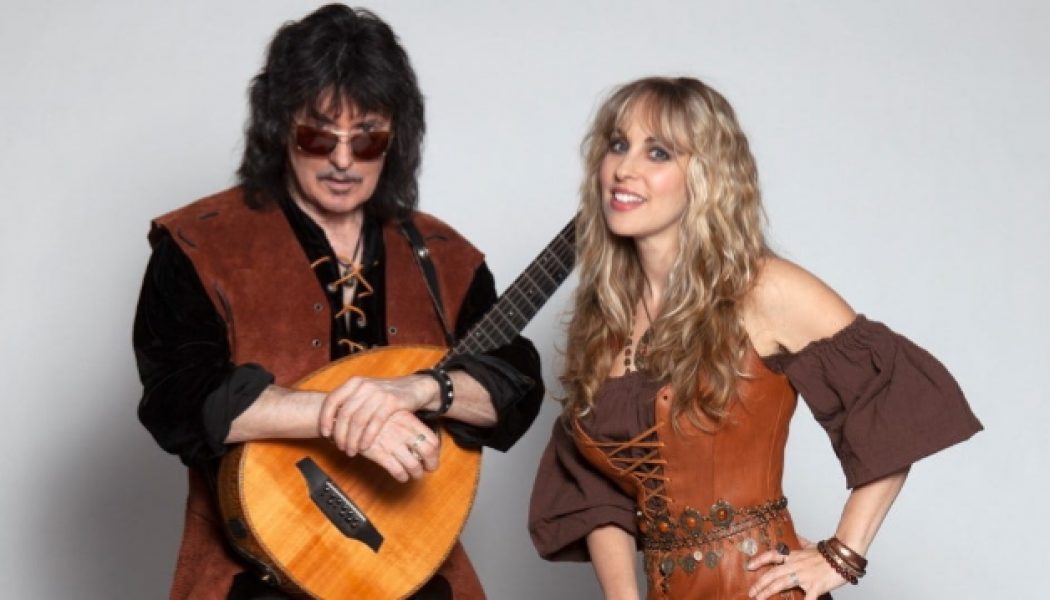 BLACKMORE’S NIGHT Releases Brand New Holiday Song And Video ‘Here We Come A-Caroling’