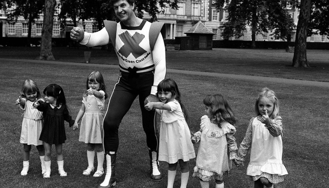 Darth Vader actor David Prowse has died at 85