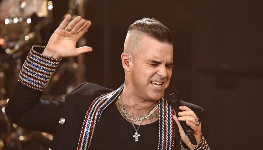 For Robbie Williams, Coronavirus ‘Can’t Stop Christmas’