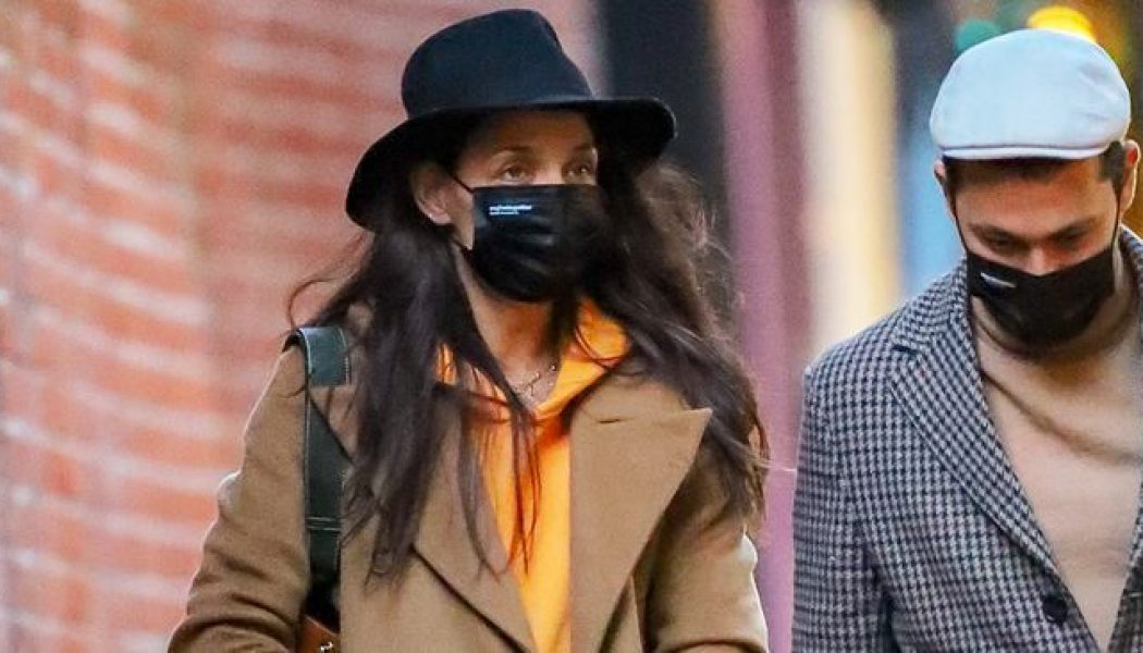 Here’s How Katie Holmes Made Skinny Jeans and a Hoodie Look Luxurious