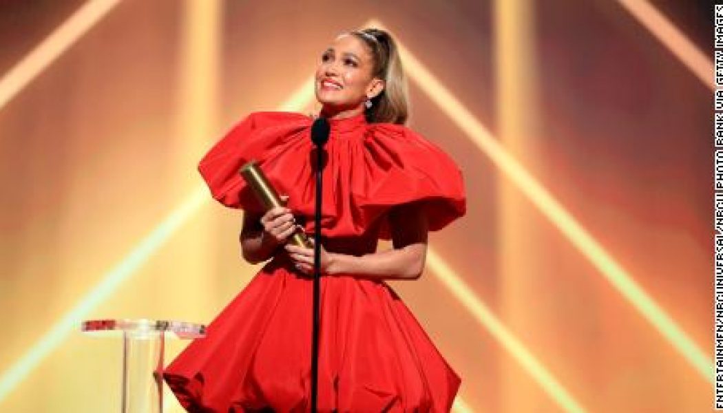 Jennifer Lopez Accepts Icon Award at the 2020 People’s Choice Awards