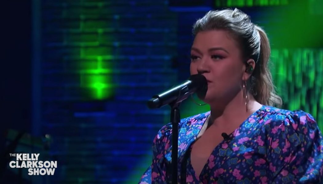 ‘Maybe It Was Memphis’ or Maybe It Was Kelly Clarkson Nailing This Pam Tillis Cover