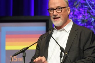 Netflix has signed David Fincher in an exclusive four-year deal