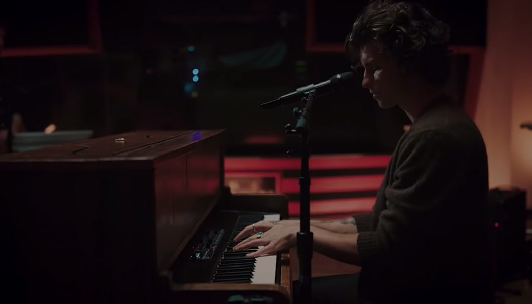 Shawn Mendes Throws it Back With a Mellow Frankie Valli Cover For Radio 1’s Live Lounge: Watch