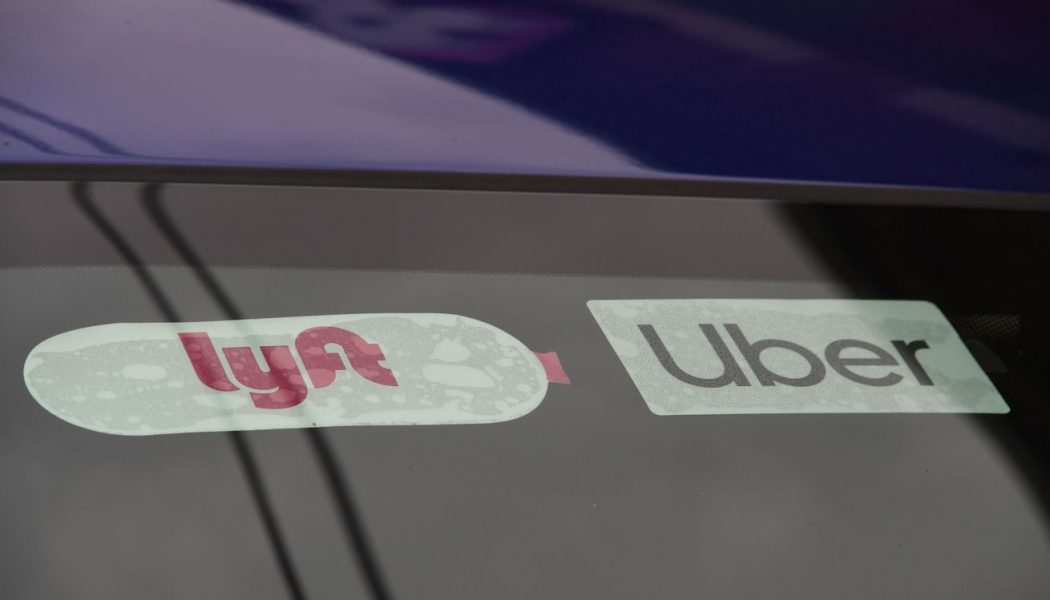 Uber and Lyft just scored a huge federal transportation contract