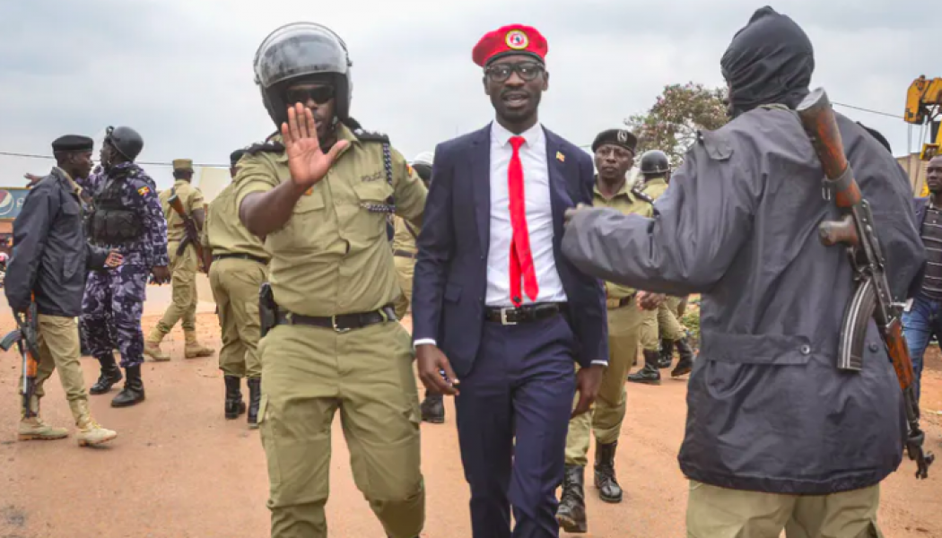 Uganda: Can Bobi Wine unseat Yoweri Museveni?