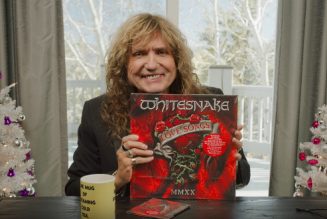 WHITESNAKE’s DAVID COVERDALE Unboxes ‘Love Songs’ Collection (Video)