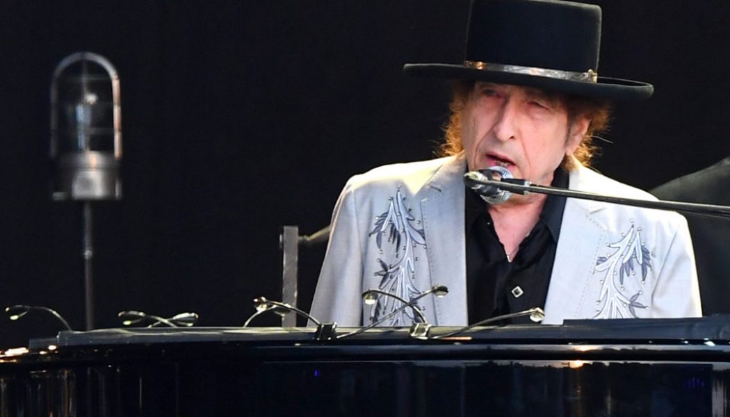 Bob Dylan Sells Entire Songwriting Catalog to Universal