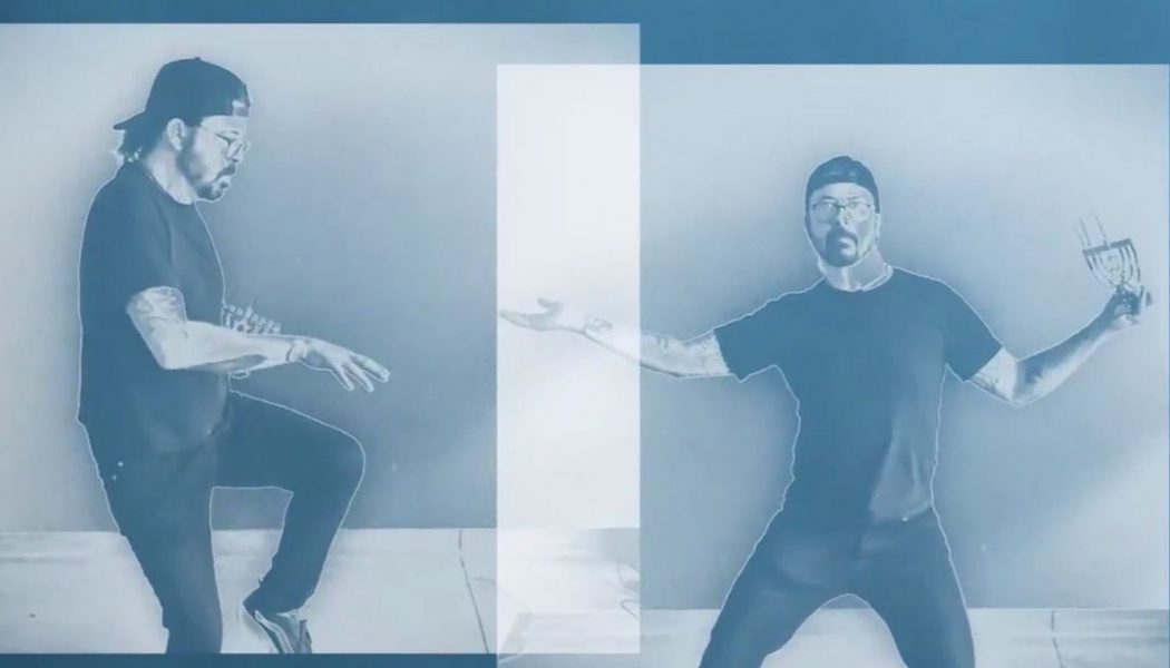 Dave Grohl and Greg Kurstin Cover Drake’s “Hotline Bling”: Watch