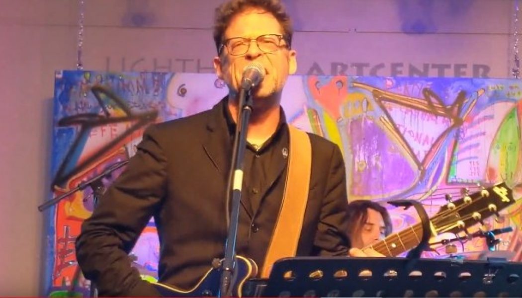 Ex-METALLICA Bassist JASON NEWSTED Shares 2019 Performance Video Of His Cover Of NEIL YOUNG’s ‘Rockin’ In The Free World’