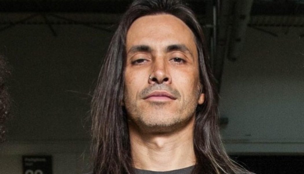 EXTREME’s NUNO BETTENCOURT Says EDDIE VAN HALEN’s Rhythm Playing Was Almost As Influential As His Solo Playing