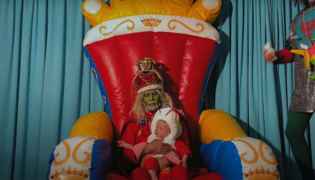 Flaming Lips Share Video for ‘A Change at Christmas (Say It Isn’t So)’