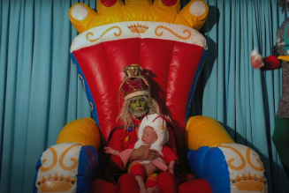 Flaming Lips Share Video for ‘A Change at Christmas (Say It Isn’t So)’