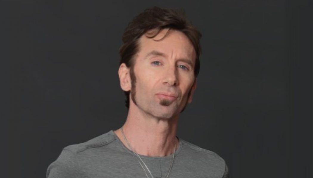 GODSMACK’s SHANNON LARKIN Won’t Publicly Discuss His Political Views: ‘I Feel I’m An Entertainer, Man’