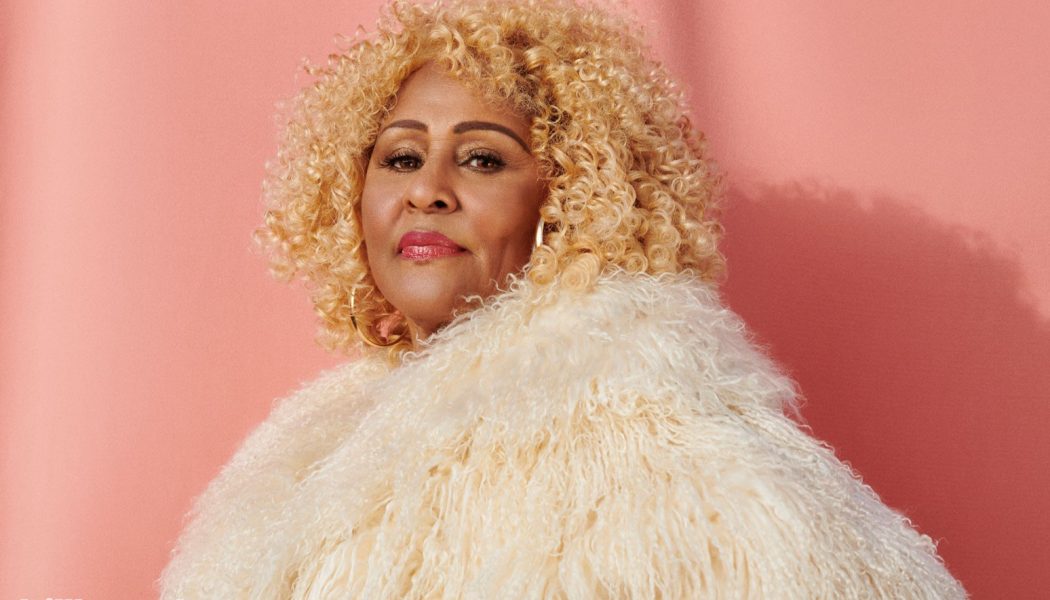 Here Are the Lyrics to Darlene Love’s ‘Christmas (Baby Please Come Home)’