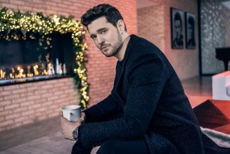 Here Are the Lyrics to Michael Bublé’s ‘It’s Beginning to Look A Lot Like Christmas’