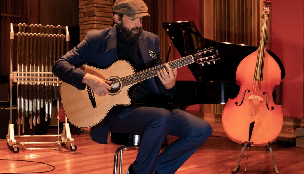 Juan Luis Guerra to Debut New ‘Privé’ EP With Christmas Day Livestream