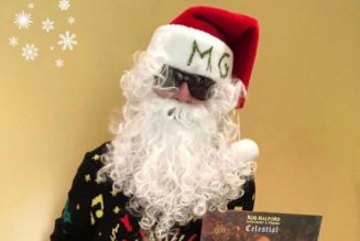 JUDAS PRIEST’s ROB HALFORD Dons Santa Claus Outfit For Holiday Photo