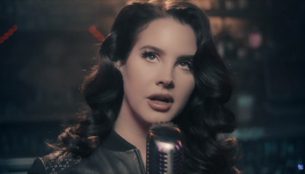 Lana Del Rey Performs on The Tonight Show in First TV Appearance in Eight Years