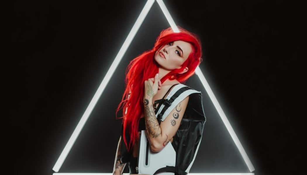 Lights Stars in Netflix Remake of “The Magic School Bus”