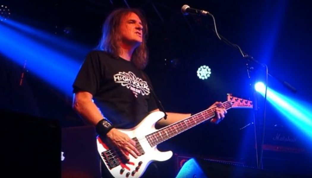 MEGADETH’s DAVID ELLEFSON On Why He Switched To Playing With A Pick: ‘It Was Literally A Survival Tactic’